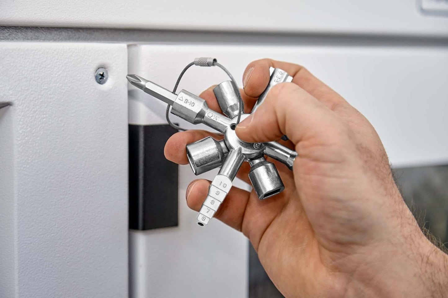 10-in-1 Triangle Key Wrench